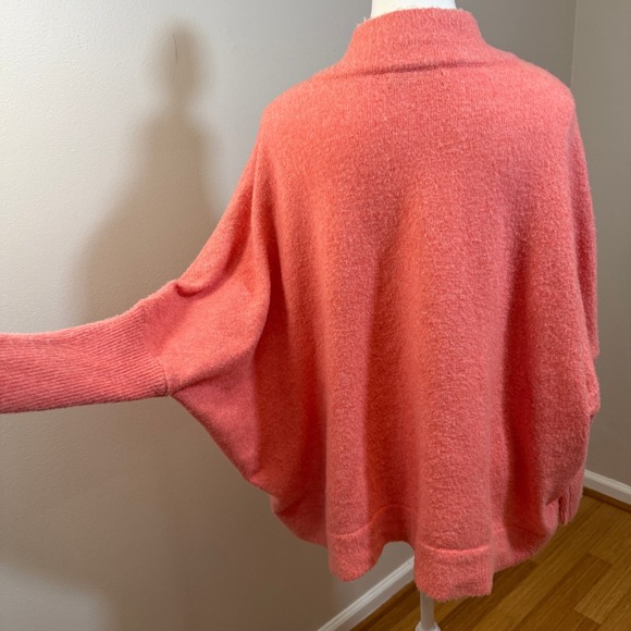 Anthropologie V-Neck Pullover Sweater Women Size M Coral Batwing Sleeve - Picture 4 of 9